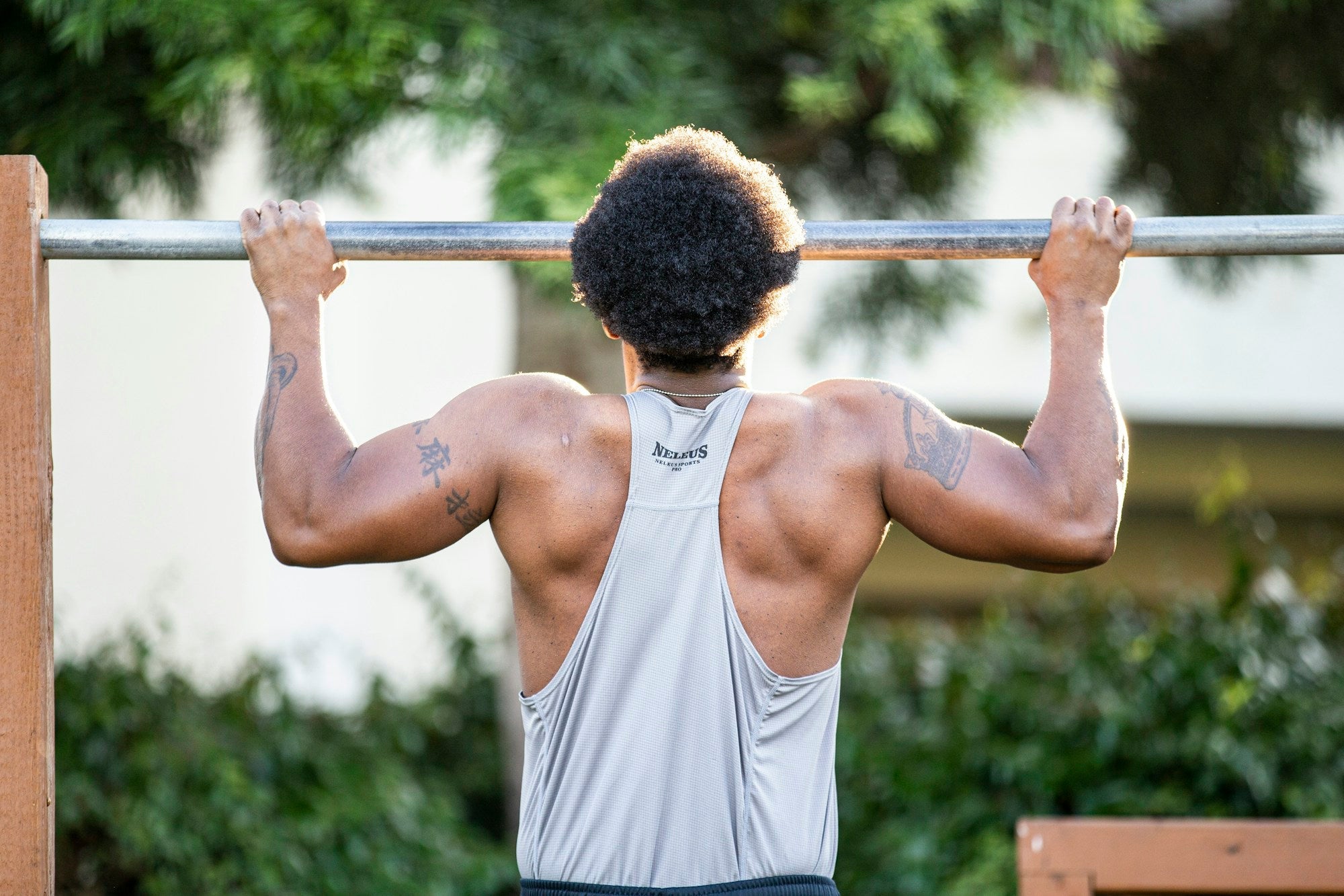 Heavy-Duty Pull-Up Bar grip detail